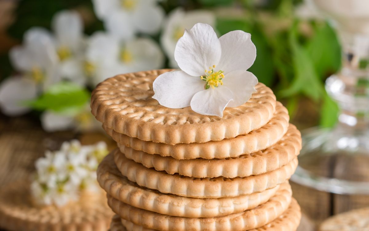 Biscuits and wafers